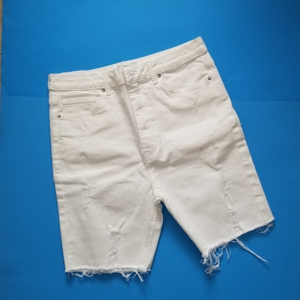 Forever 21 White Distressed High Waisted Cut Off Denim Bermuda Shorts Size 29.